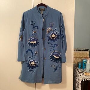 BEAUTIFUL BELOW THE KNEE EMBROIDERED COAT 😍